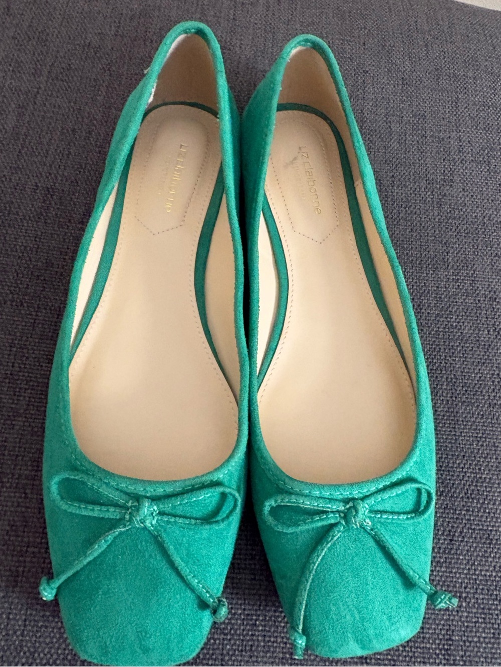 Liz Claiborne Green Closed Square Toe Slip On Flats Size 7 Pre Owned